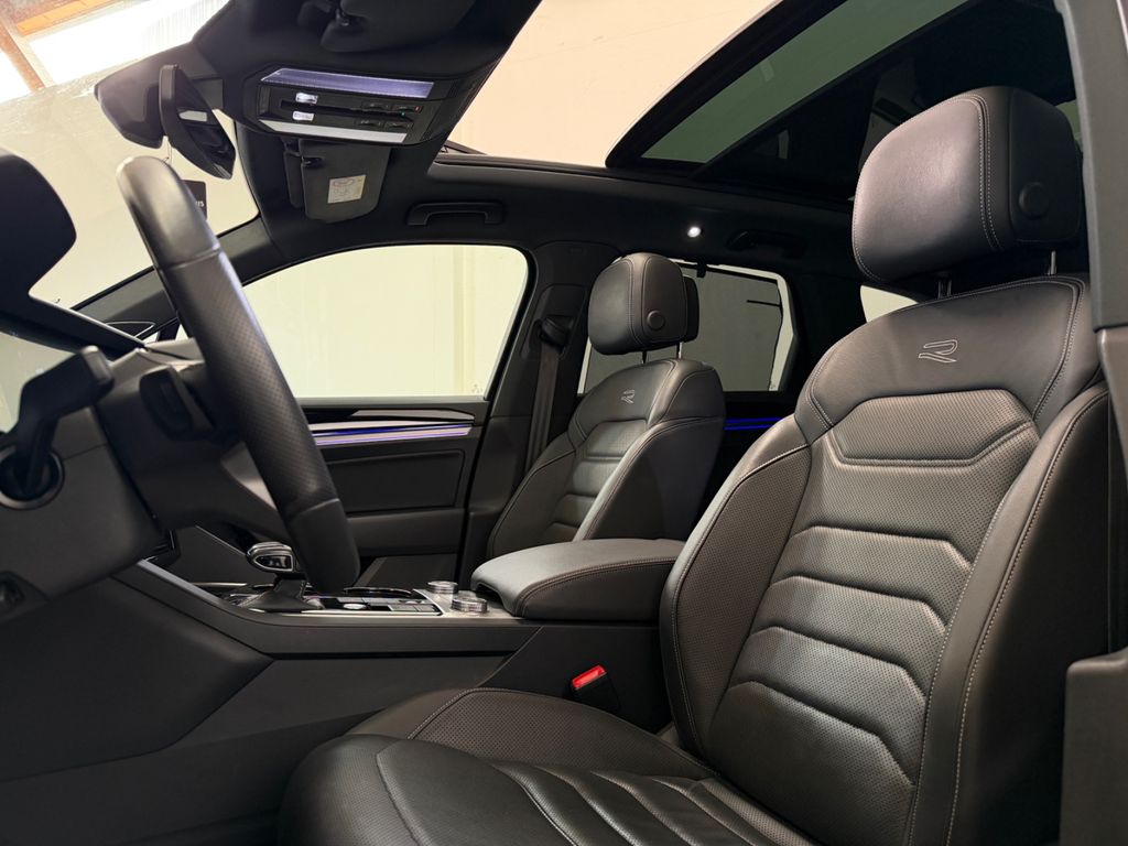 Volkswagen Touareg 2023 г. Чёрный, пробег 51491 км