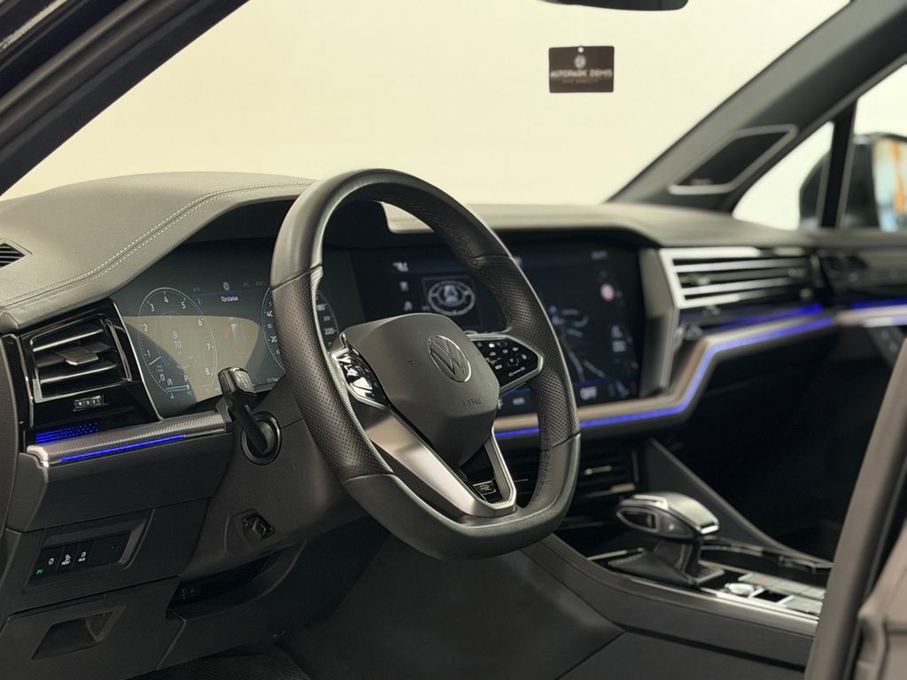 Volkswagen Touareg 2023 г. Чёрный, пробег 51491 км