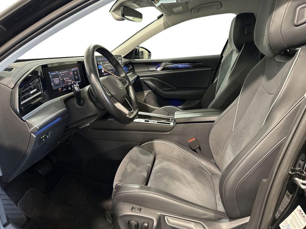 Volkswagen PASSAT VARIANT 2024 г. Чёрный, пробег 47500 км