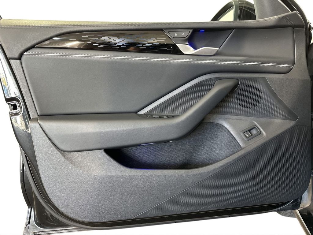 Volkswagen PASSAT VARIANT 2024 г. Чёрный, пробег 47500 км