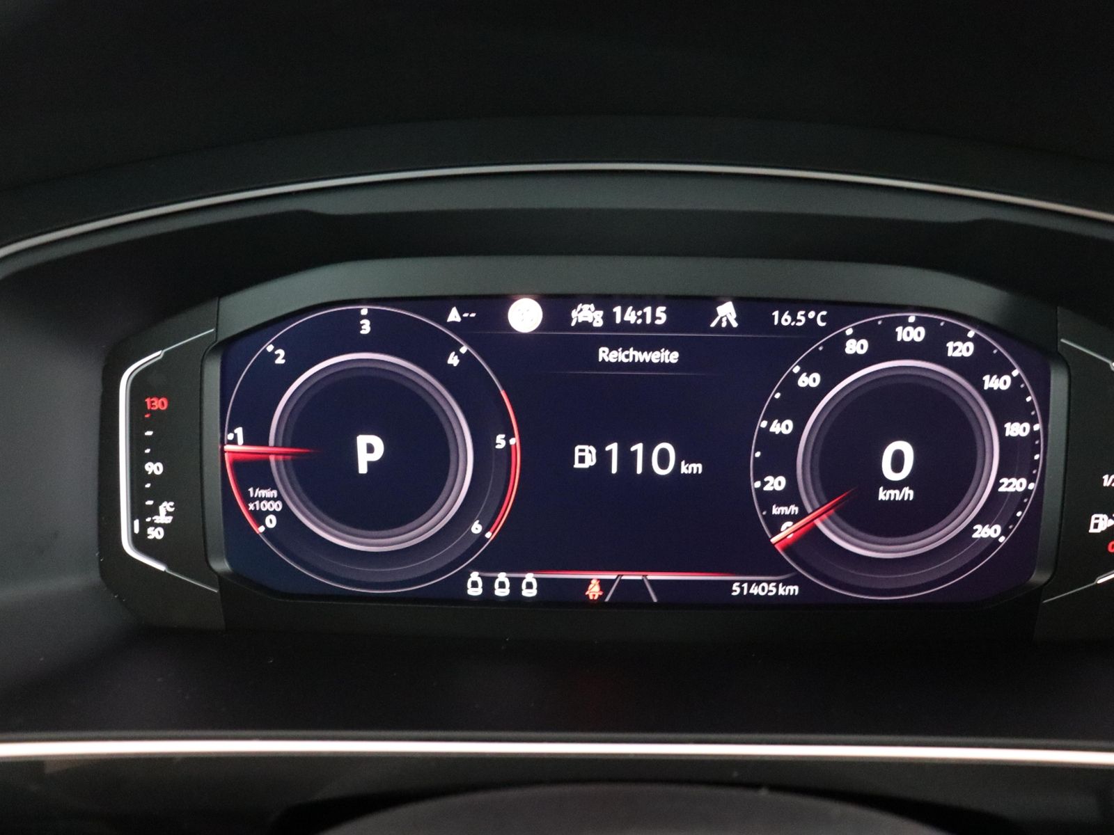 Volkswagen Tiguan 2023 г. Белый, пробег 51405 км