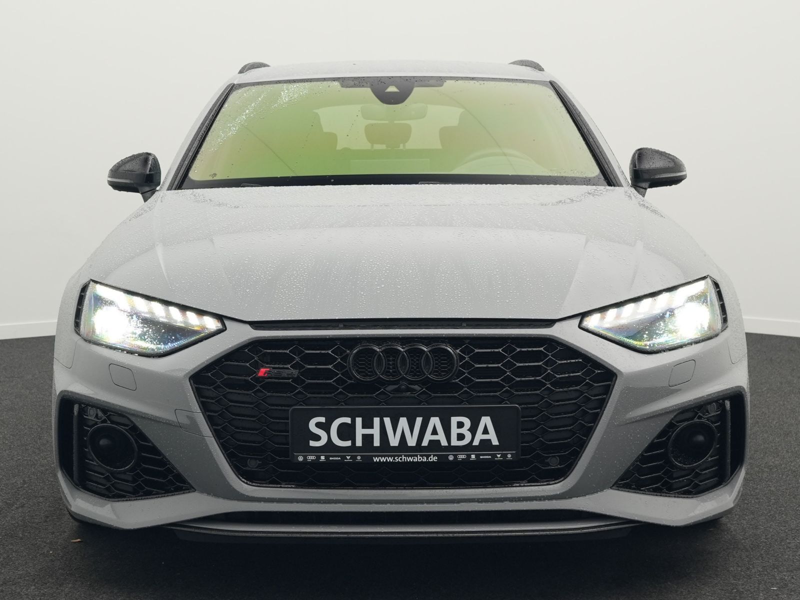 Audi RS4 2021 г. Серый, пробег 54800 км