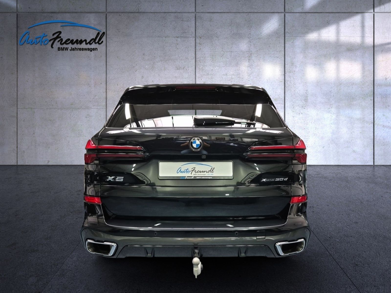 BMW X5 2025 г. Чёрный, пробег 22700 км