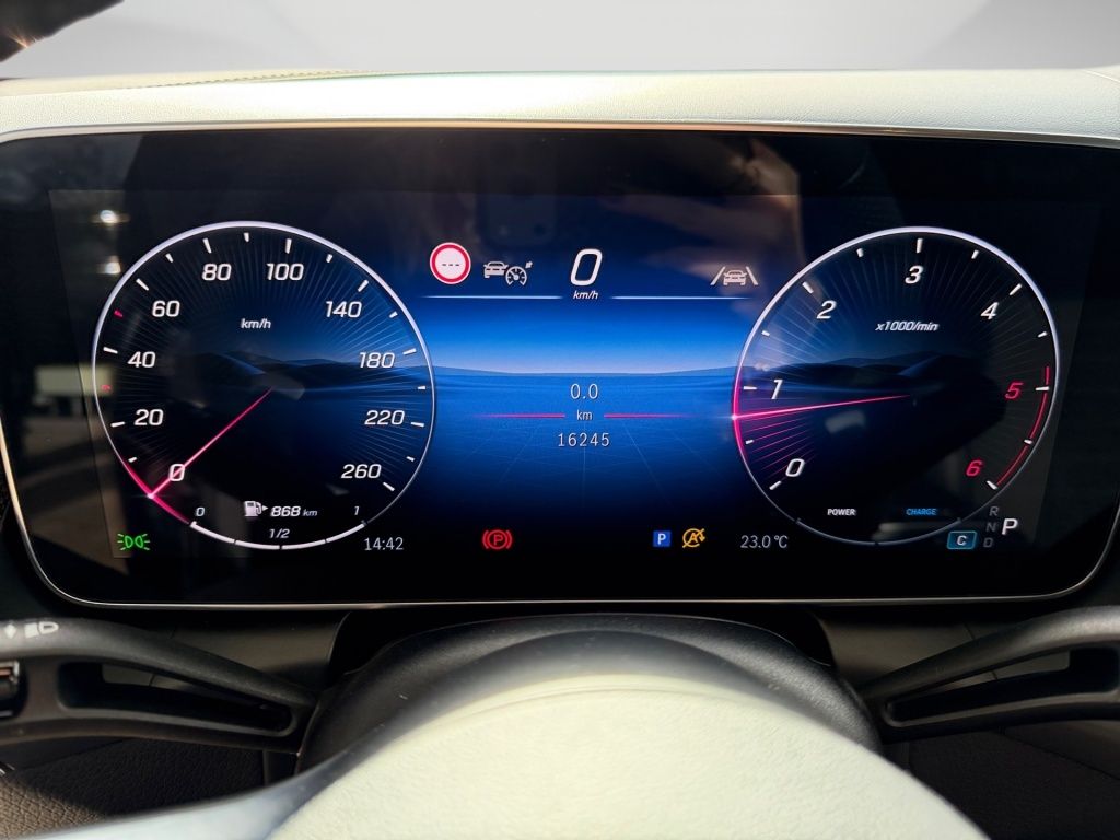 Mercedes-Benz GLC 300 2026 г. Серый, пробег 16238 км