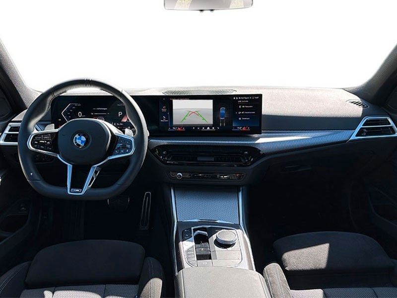 BMW 330 2025 г. Чёрный, пробег 13433 км