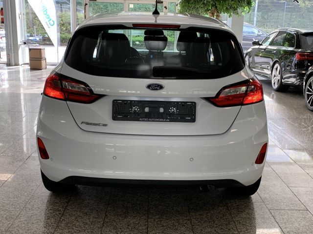 Ford Fiesta 2022 г. Белый, пробег 44000 км