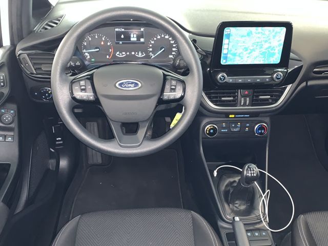 Ford Fiesta 2022 г. Белый, пробег 44000 км