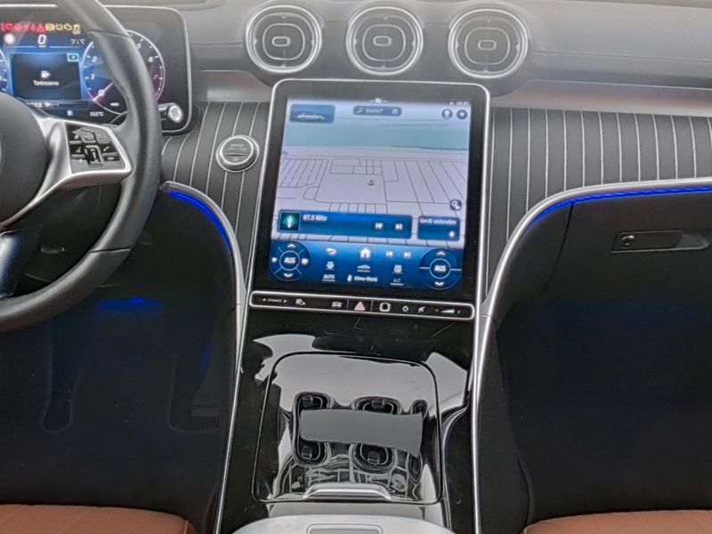 Mercedes-Benz C 300 2021 г. Белый, пробег 13973 км