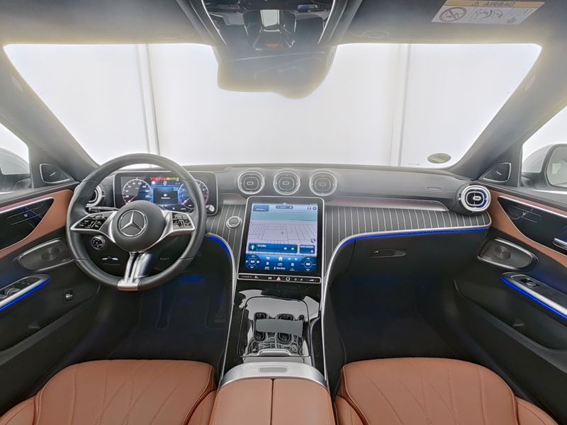 Mercedes-Benz C 300 2021 г. Белый, пробег 13973 км