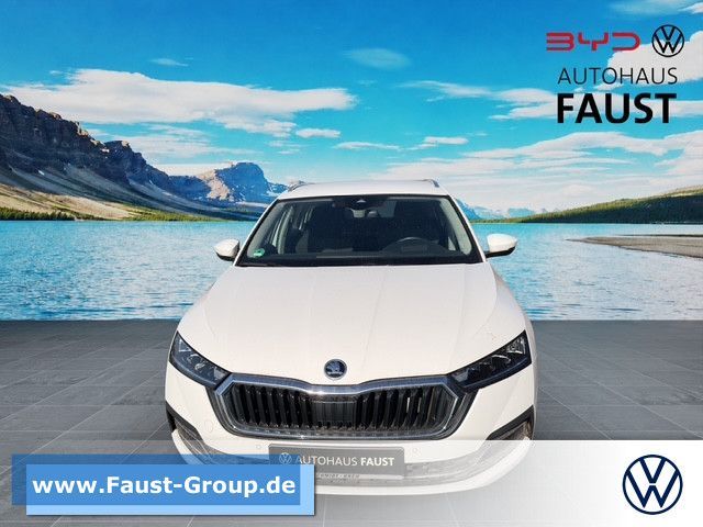 Skoda Octavia 2022 г. Белый, пробег 49496 км