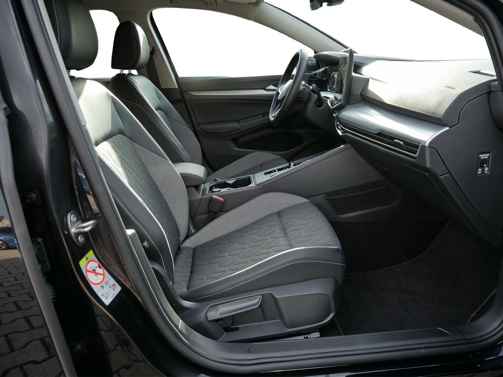 Volkswagen Golf 2025 г. Чёрный, пробег 25465 км
