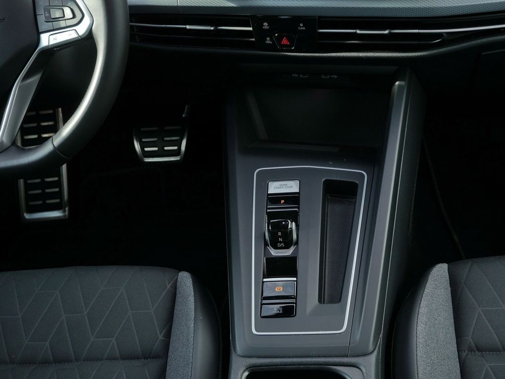 Volkswagen Golf 2025 г. Чёрный, пробег 25465 км