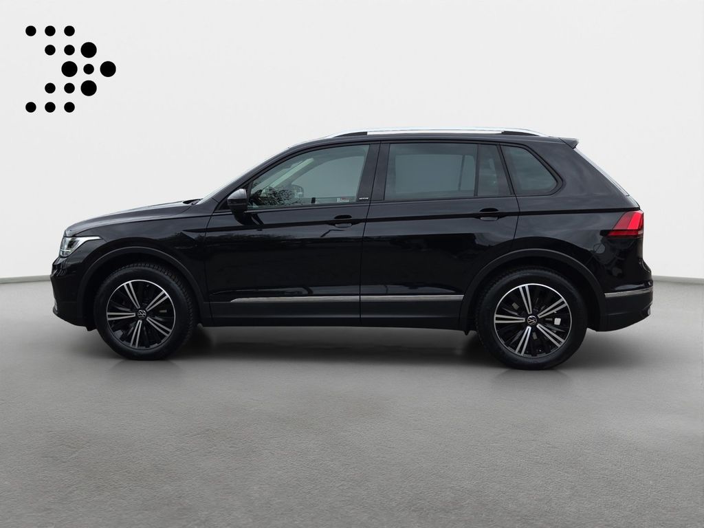 Volkswagen Tiguan 2022 г. Чёрный, пробег 51120 км