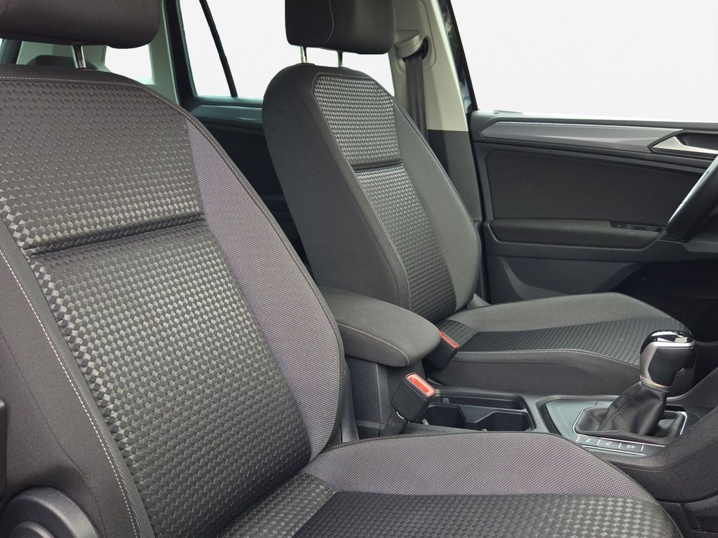 Volkswagen Tiguan 2022 г. Чёрный, пробег 51120 км