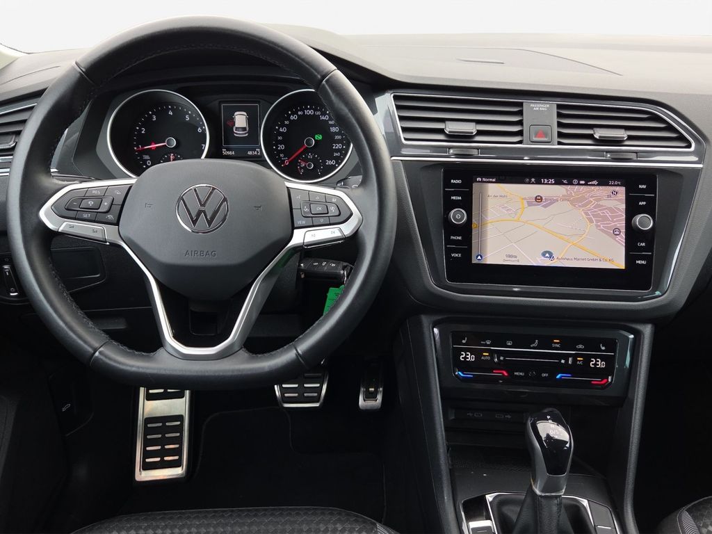 Volkswagen Tiguan 2022 г. Чёрный, пробег 51120 км