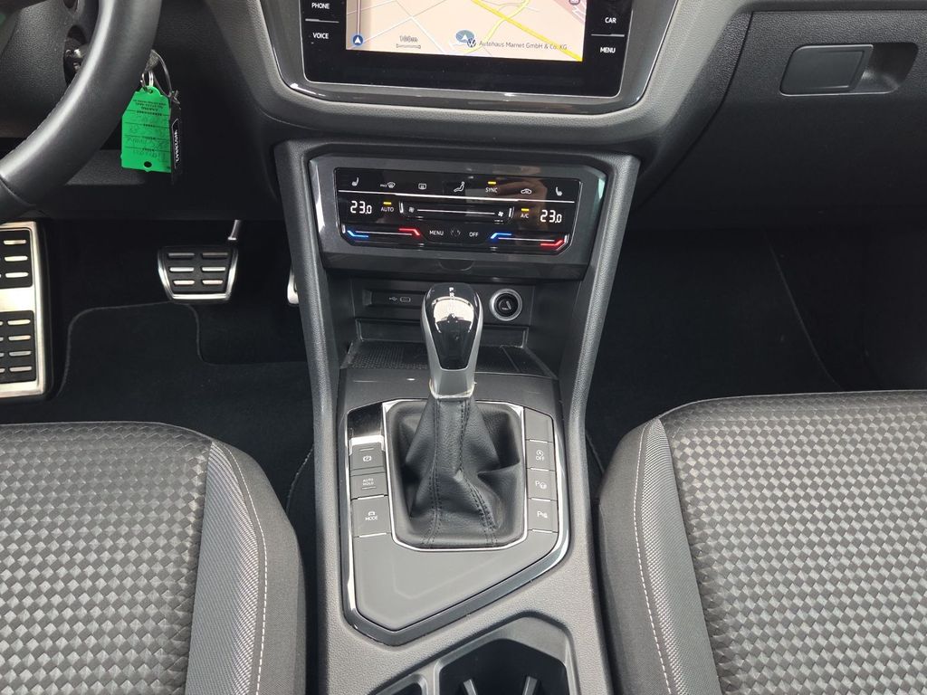 Volkswagen Tiguan 2022 г. Чёрный, пробег 51120 км