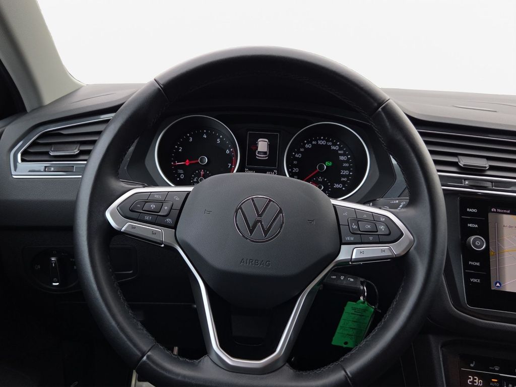 Volkswagen Tiguan 2022 г. Чёрный, пробег 51120 км