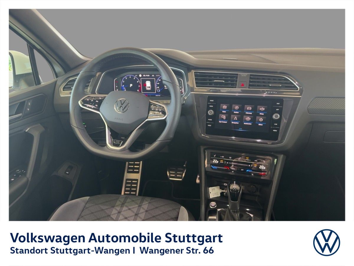 Volkswagen Tiguan 2023 г. Белый, пробег 34239 км