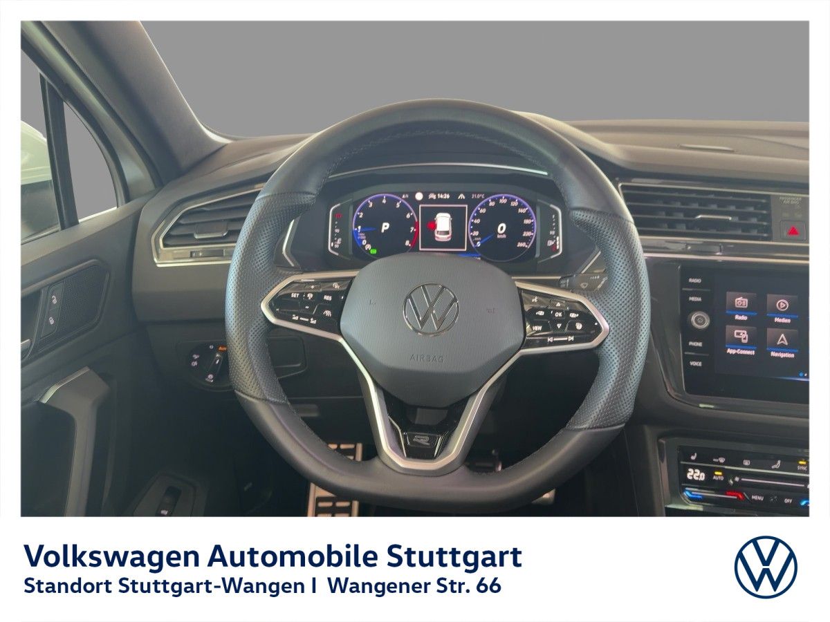 Volkswagen Tiguan 2023 г. Белый, пробег 34239 км