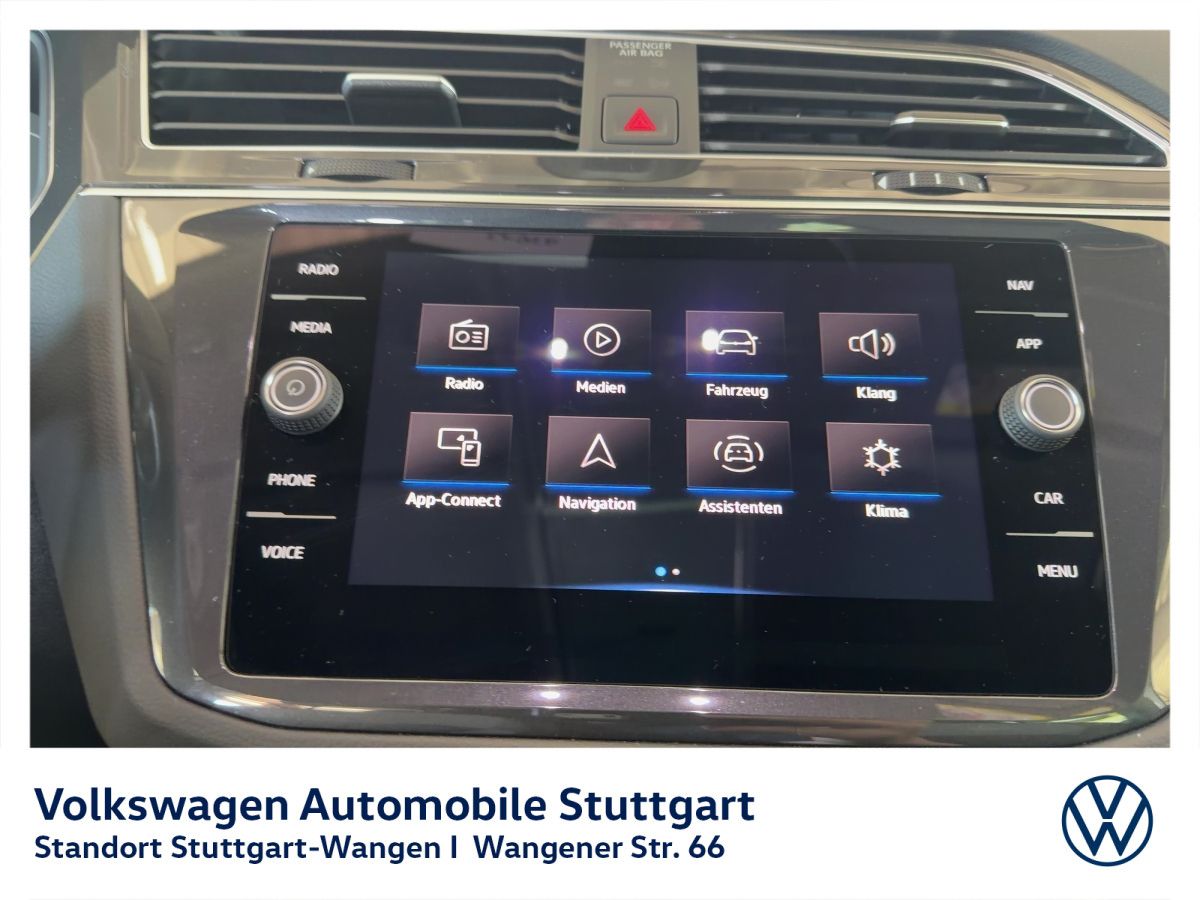 Volkswagen Tiguan 2023 г. Белый, пробег 34239 км