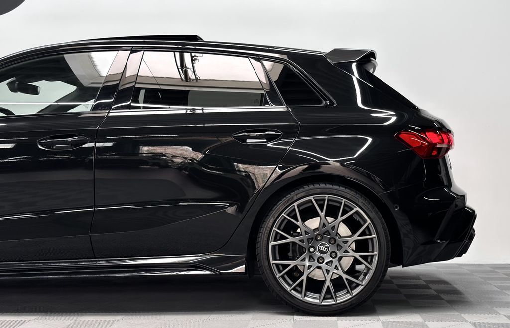 Audi RS3 2025 г. Чёрный, пробег 46000 км
