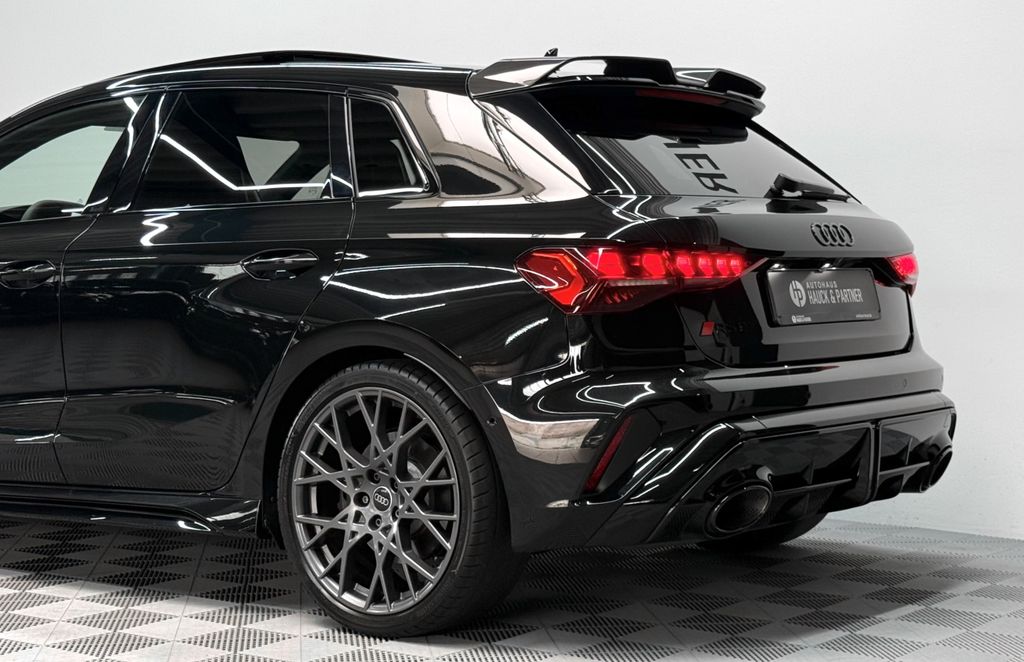 Audi RS3 2025 г. Чёрный, пробег 46000 км