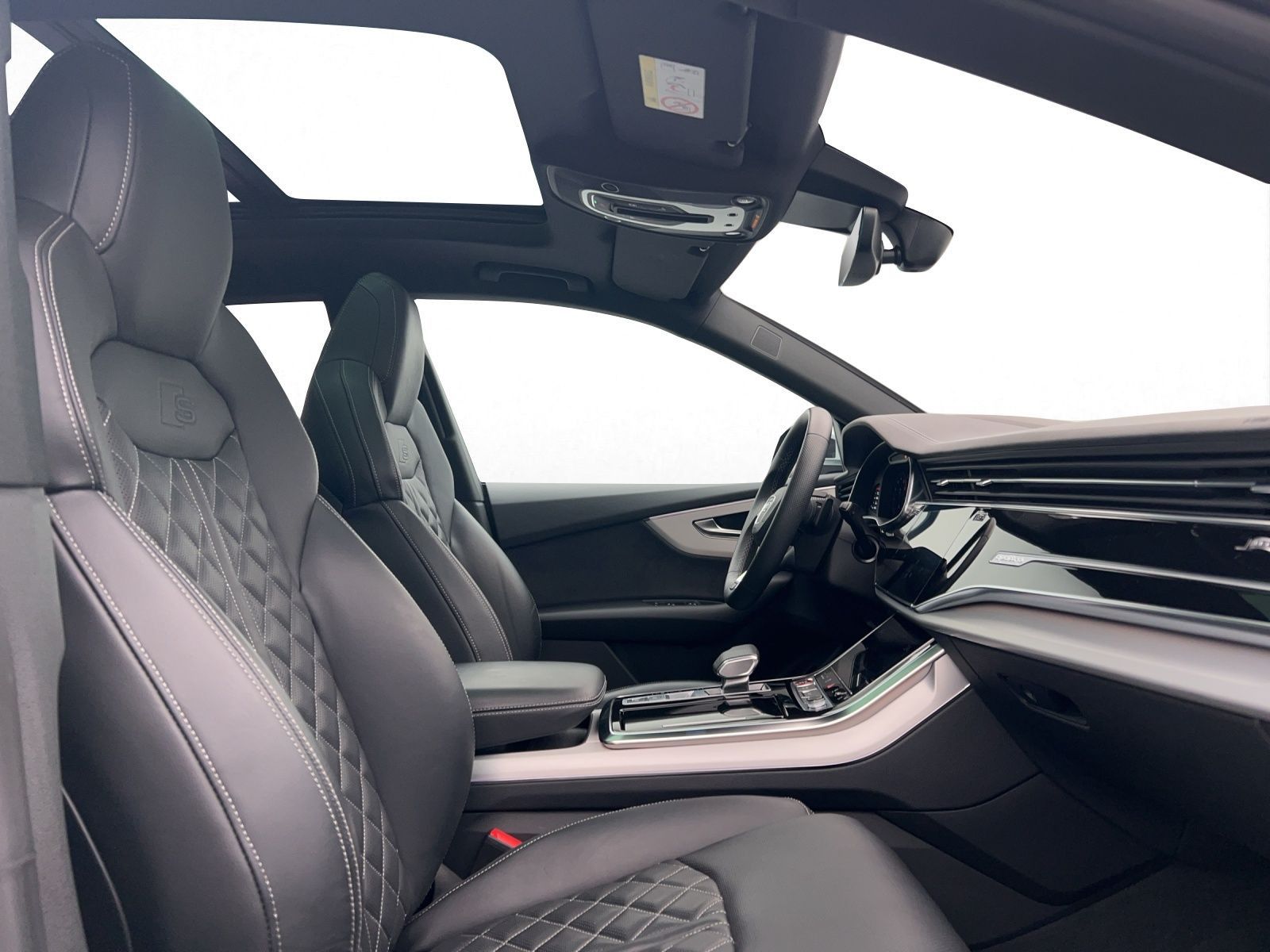 Audi SQ8 2023 г. Чёрный, пробег 58705 км
