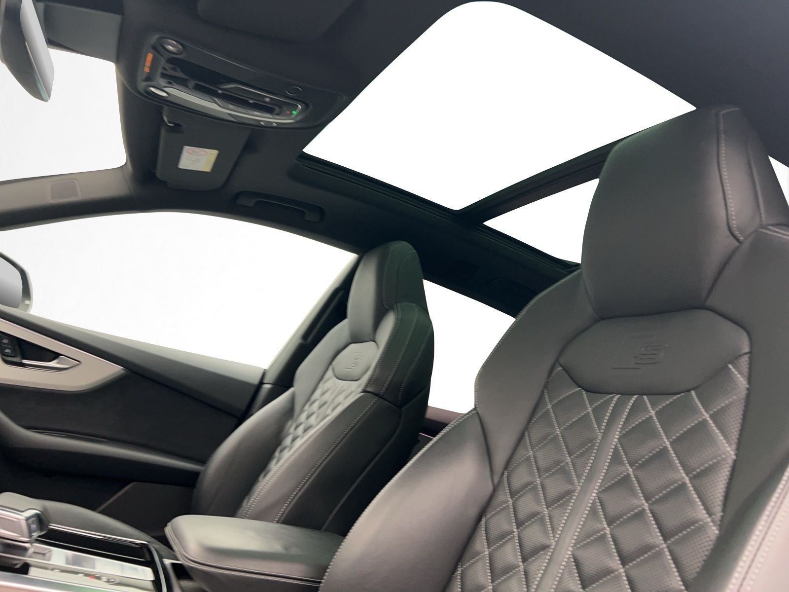Audi SQ8 2023 г. Чёрный, пробег 58705 км