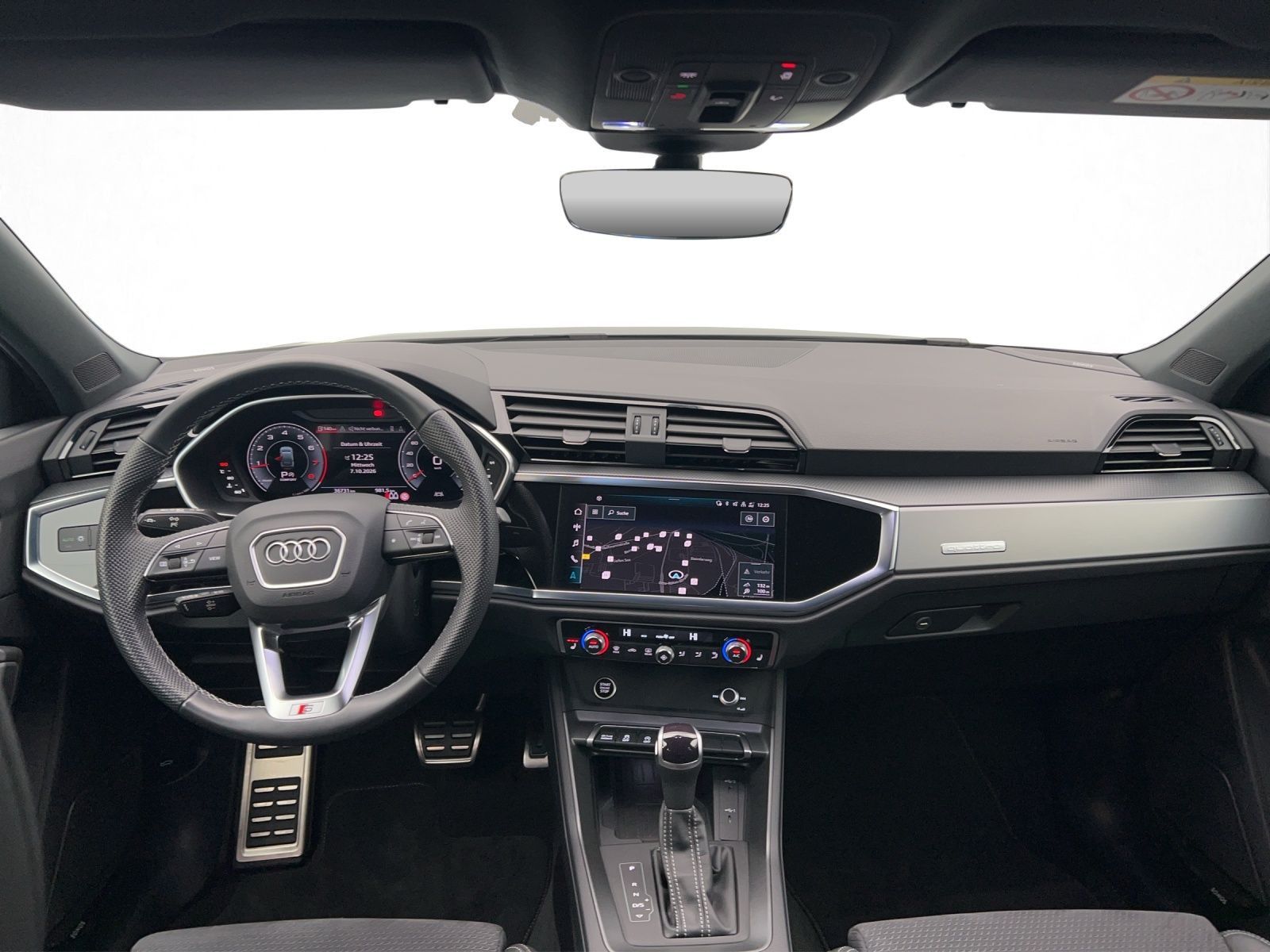 Audi Q3 2023 г. Серый, пробег 36829 км