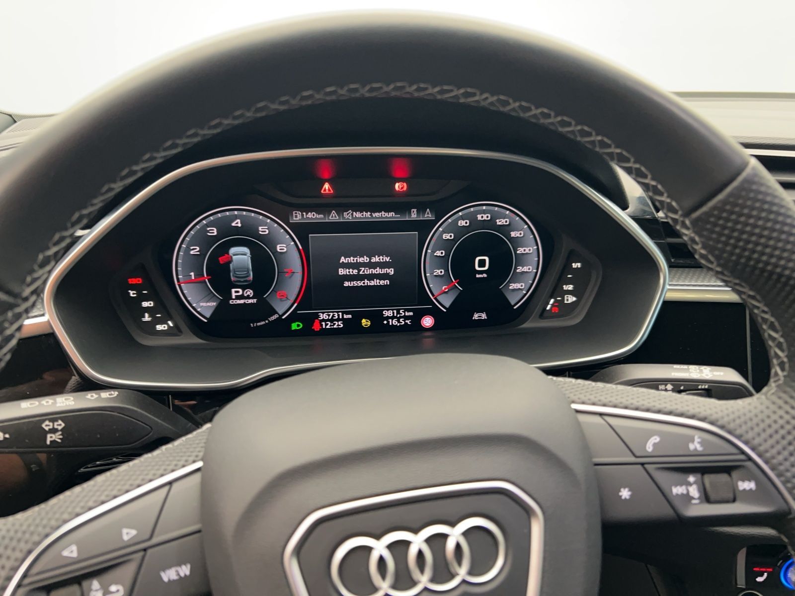 Audi Q3 2023 г. Серый, пробег 36829 км