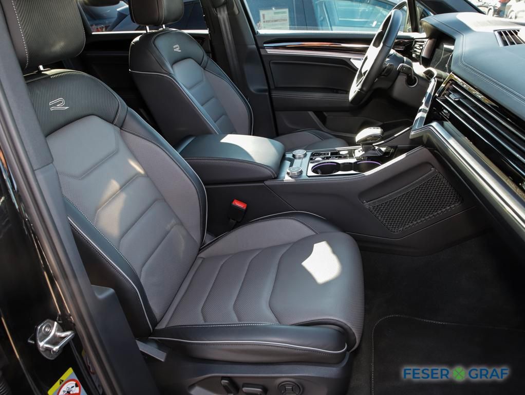 Volkswagen Touareg 2026 г. Чёрный, пробег 20950 км