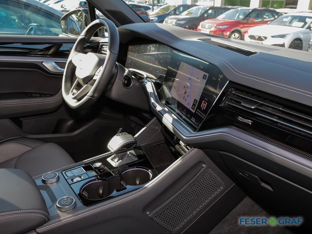 Volkswagen Touareg 2026 г. Чёрный, пробег 20950 км