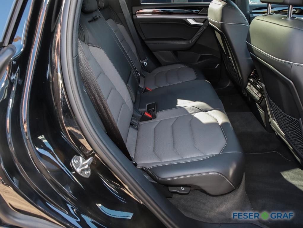 Volkswagen Touareg 2026 г. Чёрный, пробег 20950 км
