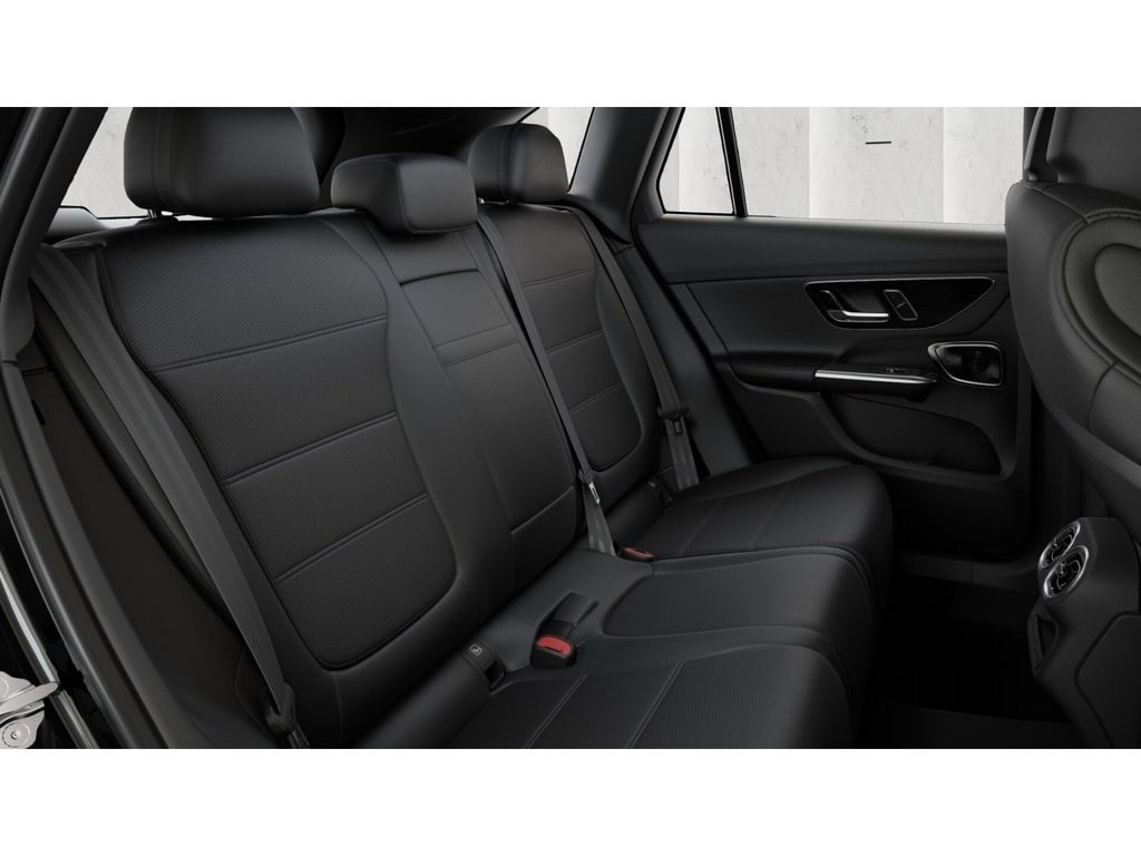 Mercedes-Benz GLC 200 2023 г. Чёрный, пробег 42600 км