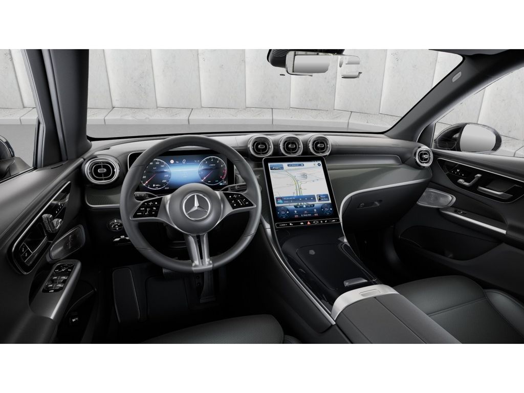 Mercedes-Benz GLC 200 2023 г. Чёрный, пробег 42600 км