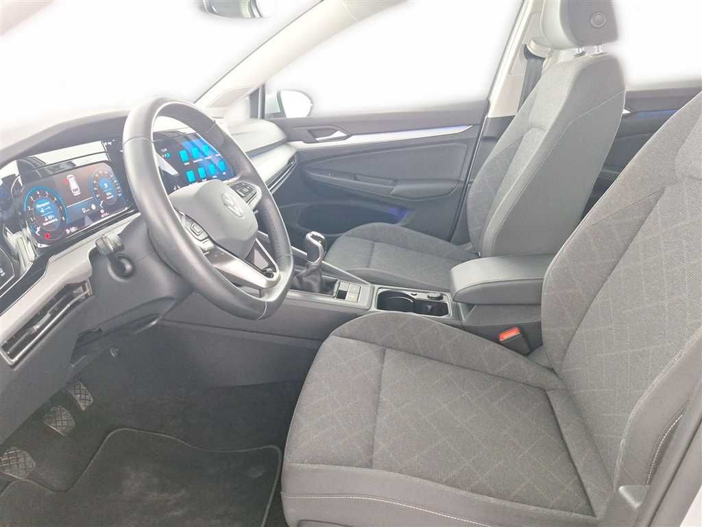 Volkswagen Golf 2023 г. Серебристый, пробег 48727 км