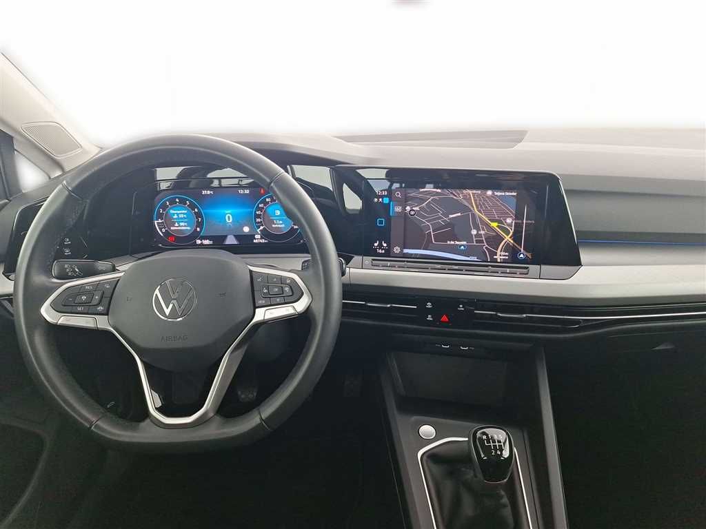Volkswagen Golf 2023 г. Серебристый, пробег 48727 км