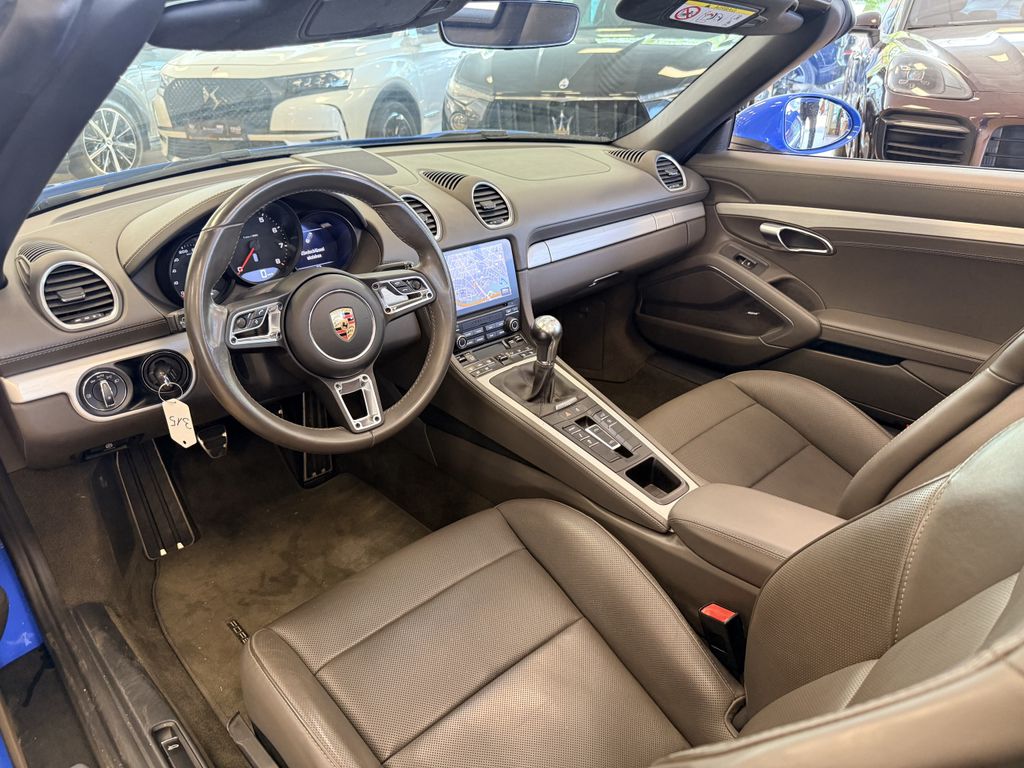 Porsche Boxster 2022 г. Синий, пробег 46693 км