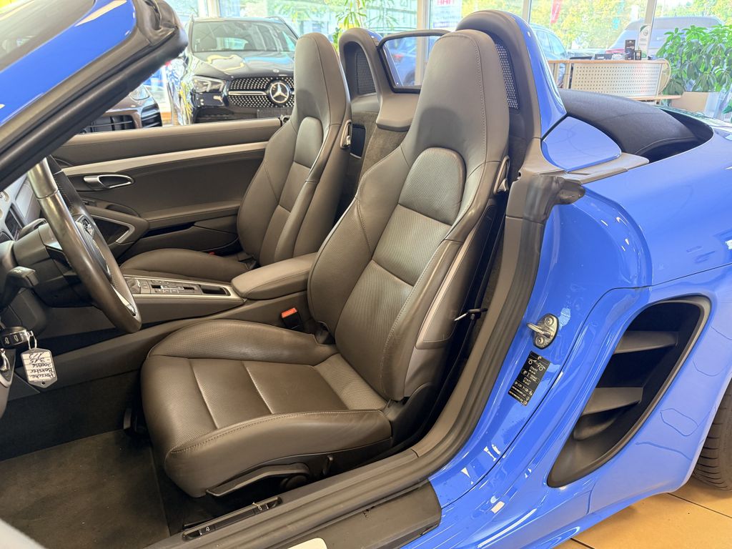 Porsche Boxster 2022 г. Синий, пробег 46693 км