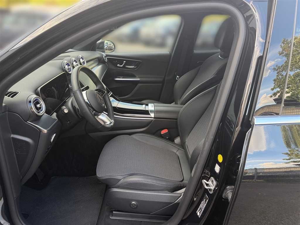 Mercedes-Benz GLC 300 2025 г. Чёрный, пробег 30267 км
