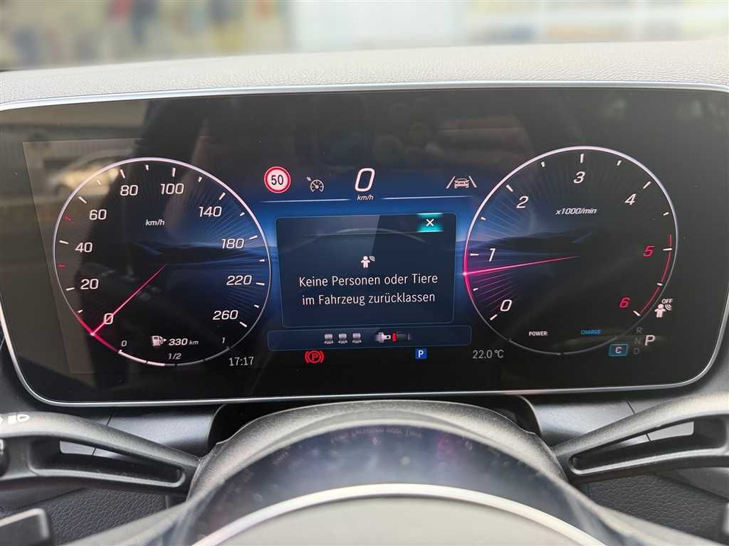 Mercedes-Benz GLC 300 2025 г. Чёрный, пробег 30267 км