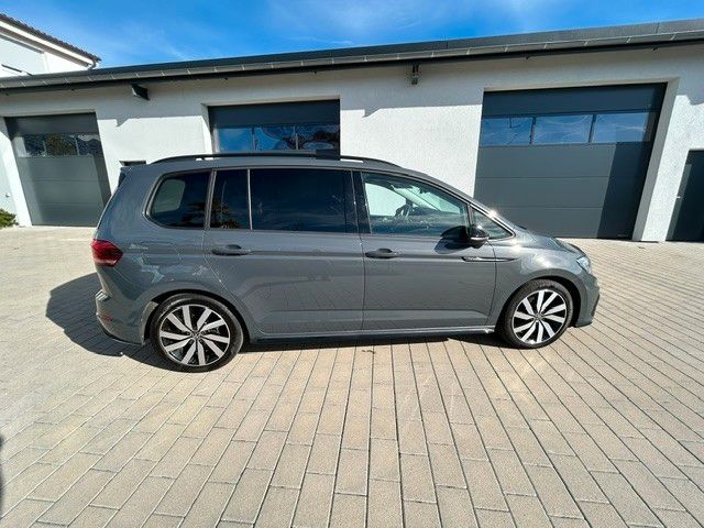 Volkswagen Touran 2022 г. Серый, пробег 59689 км