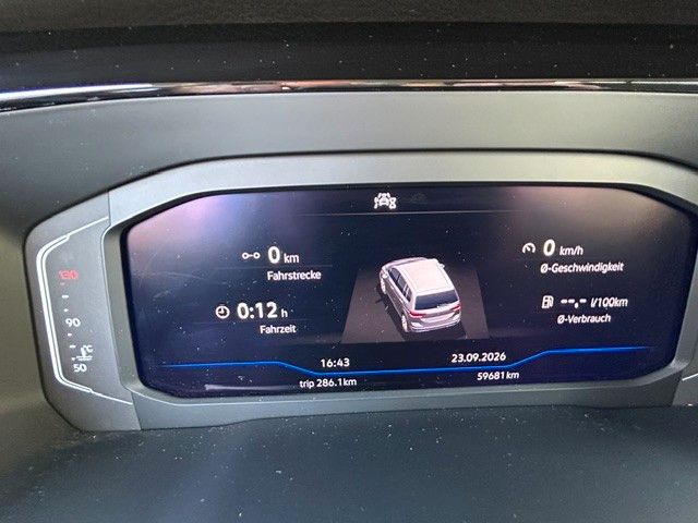 Volkswagen Touran 2022 г. Серый, пробег 59689 км