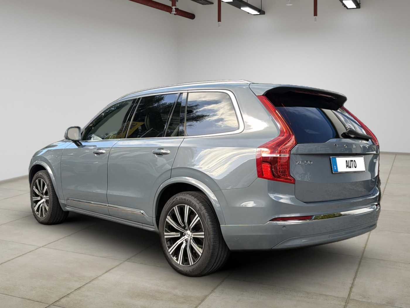 Volvo XC90 2023 г. Серый, пробег 57439 км