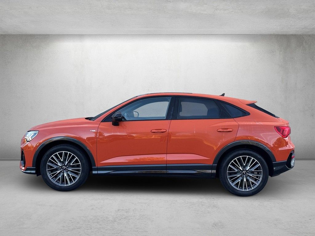 Audi Q3 2023 г. Оранжевый, пробег 53322 км