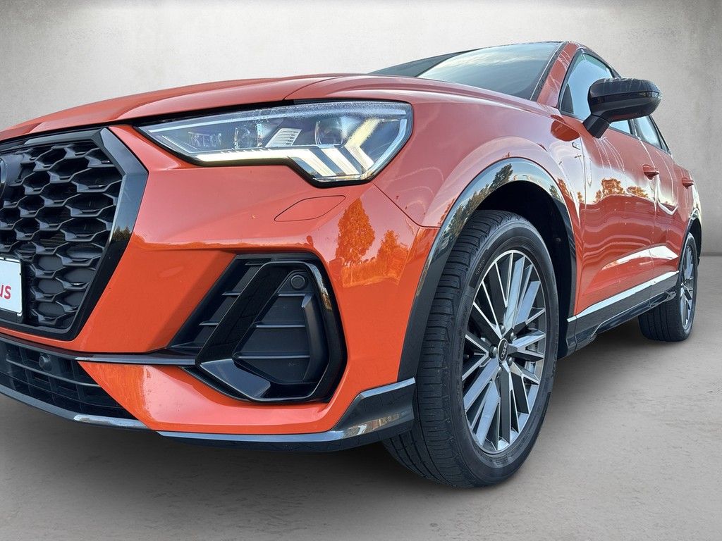Audi Q3 2023 г. Оранжевый, пробег 53322 км
