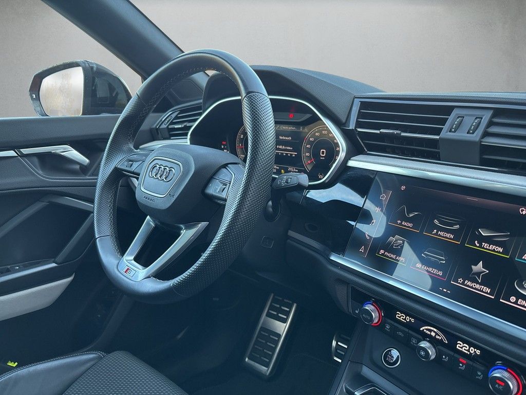 Audi Q3 2023 г. Оранжевый, пробег 53322 км