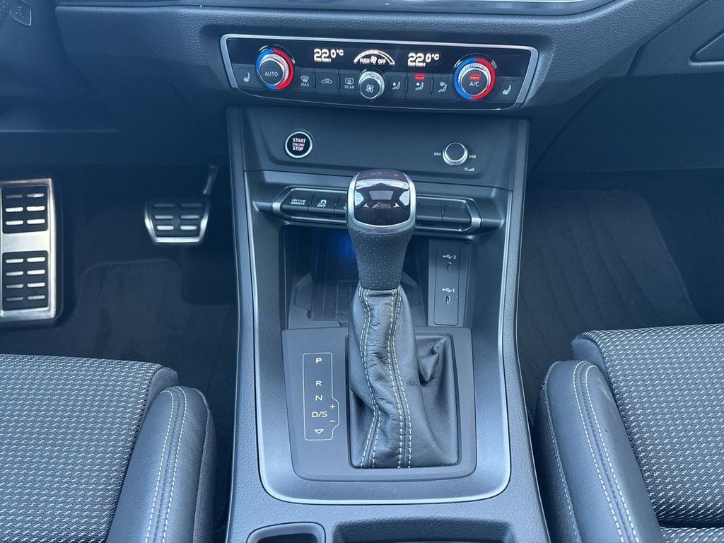 Audi Q3 2023 г. Оранжевый, пробег 53322 км