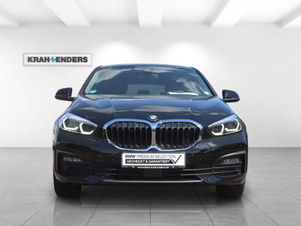 BMW 118 2022 г. Чёрный, пробег 32450 км
