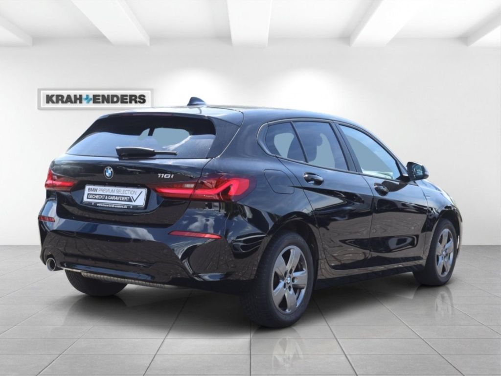BMW 118 2022 г. Чёрный, пробег 32450 км